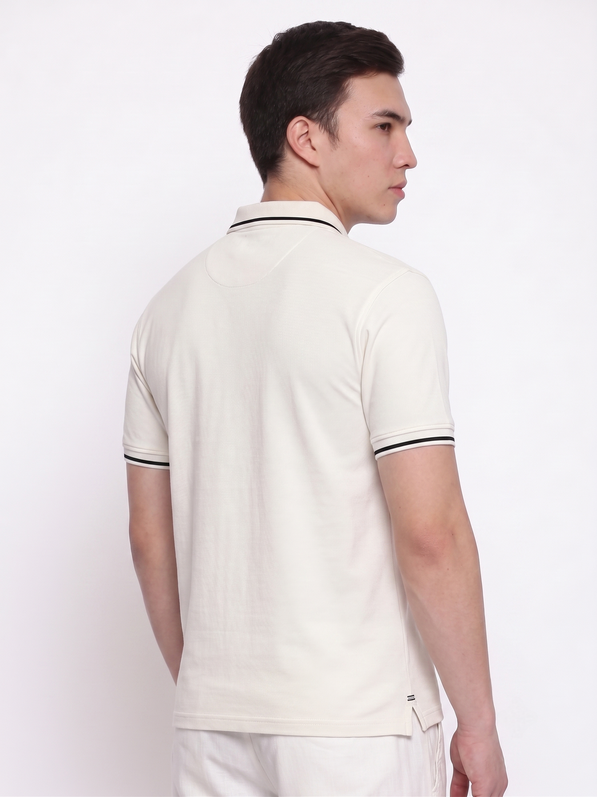 #color_Off White